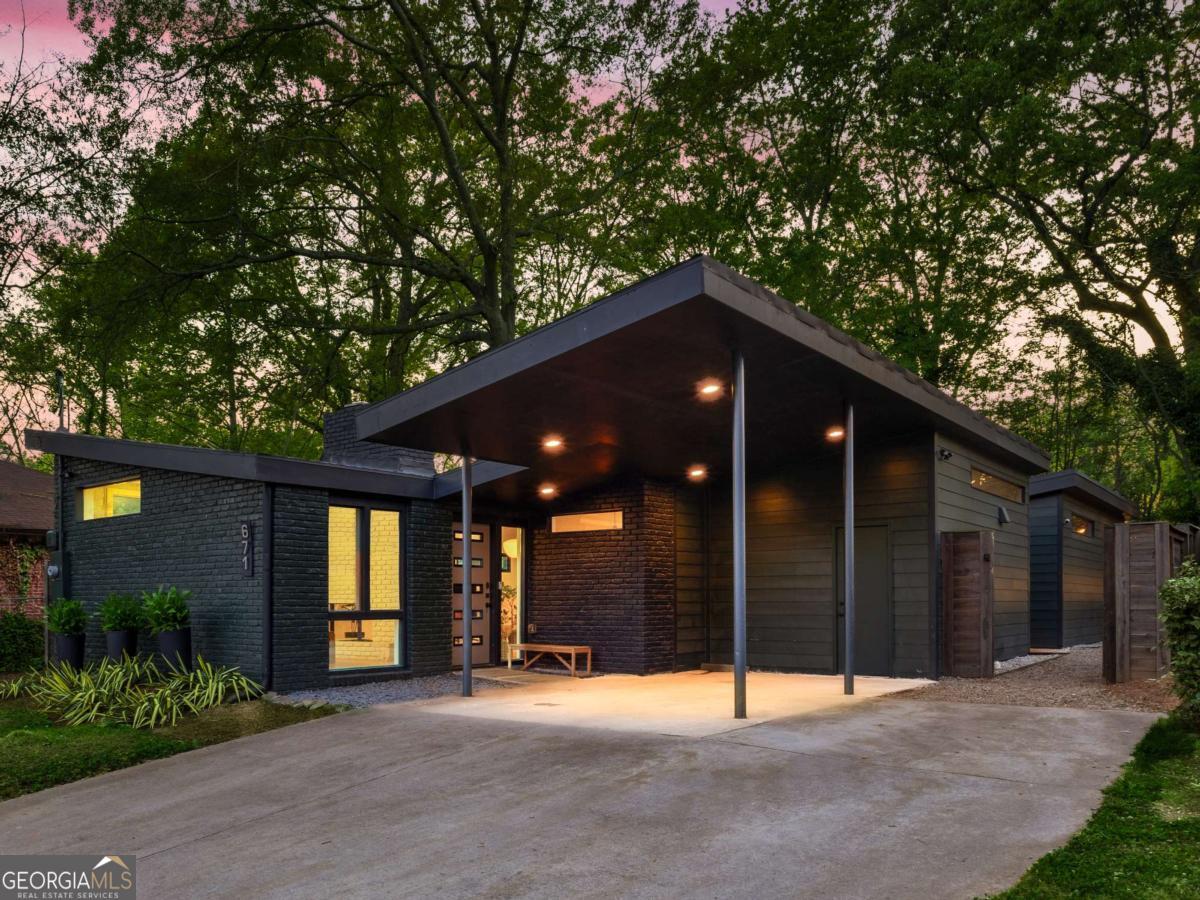 671 Clover Street SW Atlanta GA 30310