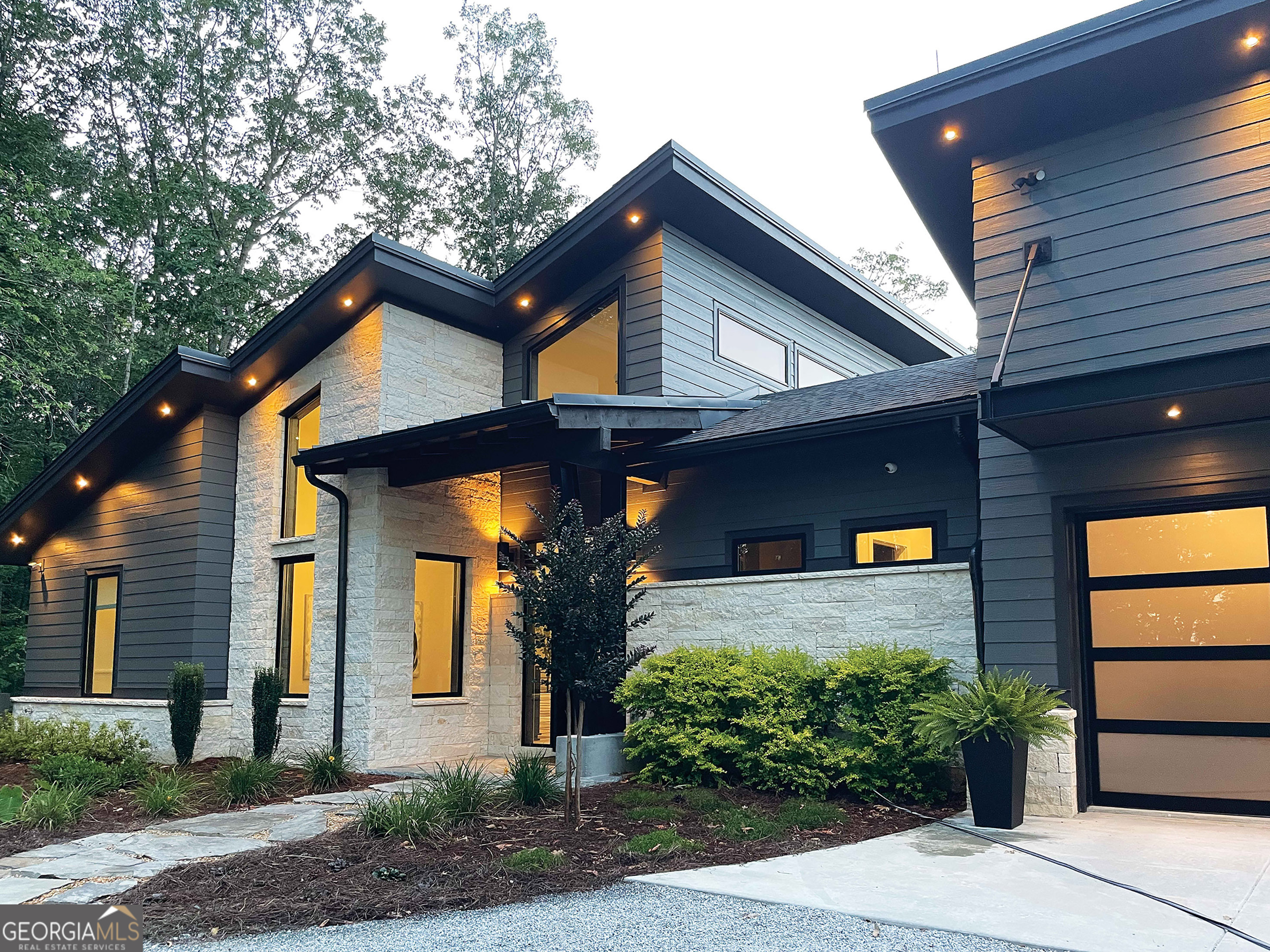 377 Charmont Drive Tiger GA 30576
