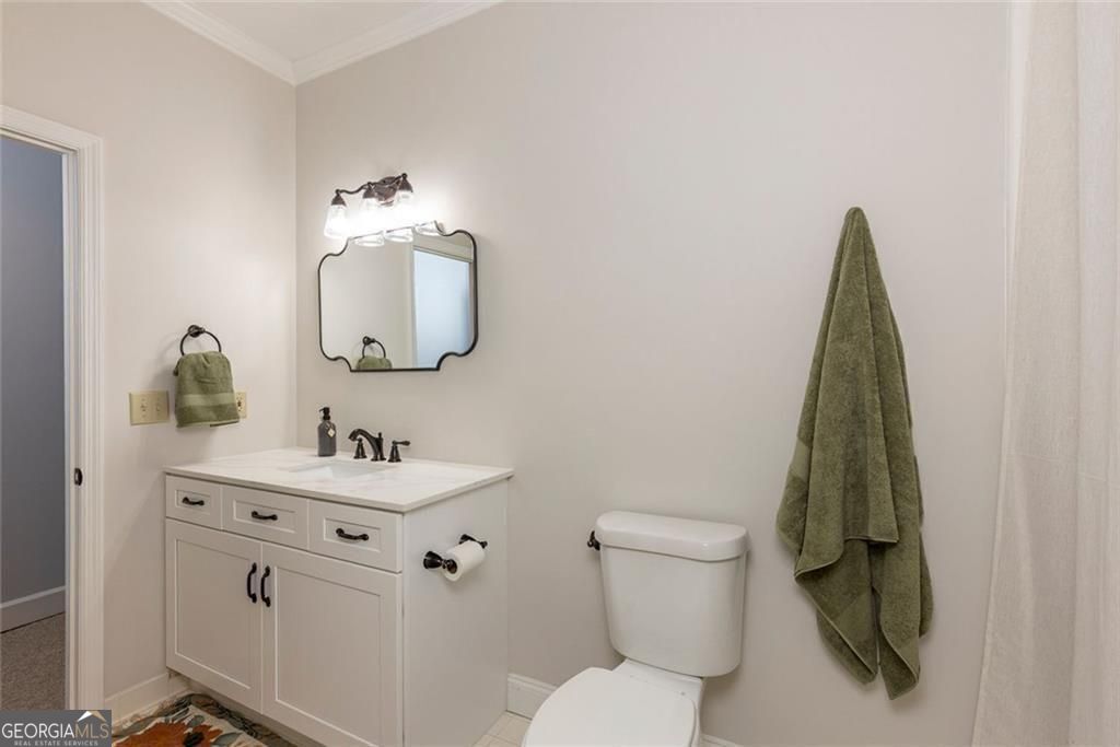 2010 Stonehedge Road Roswell GA 30075