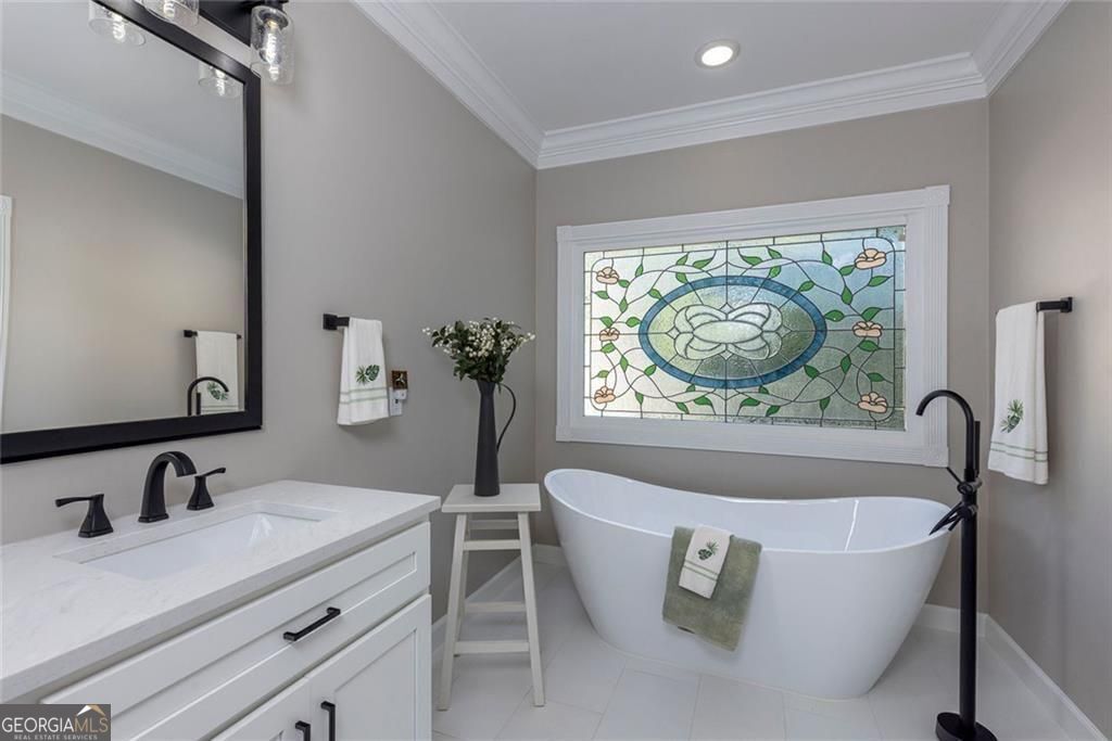 2010 Stonehedge Road Roswell GA 30075