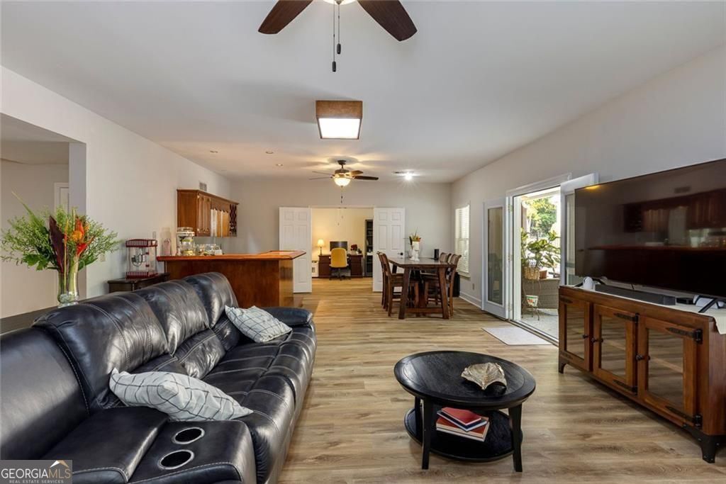 2010 Stonehedge Road Roswell GA 30075