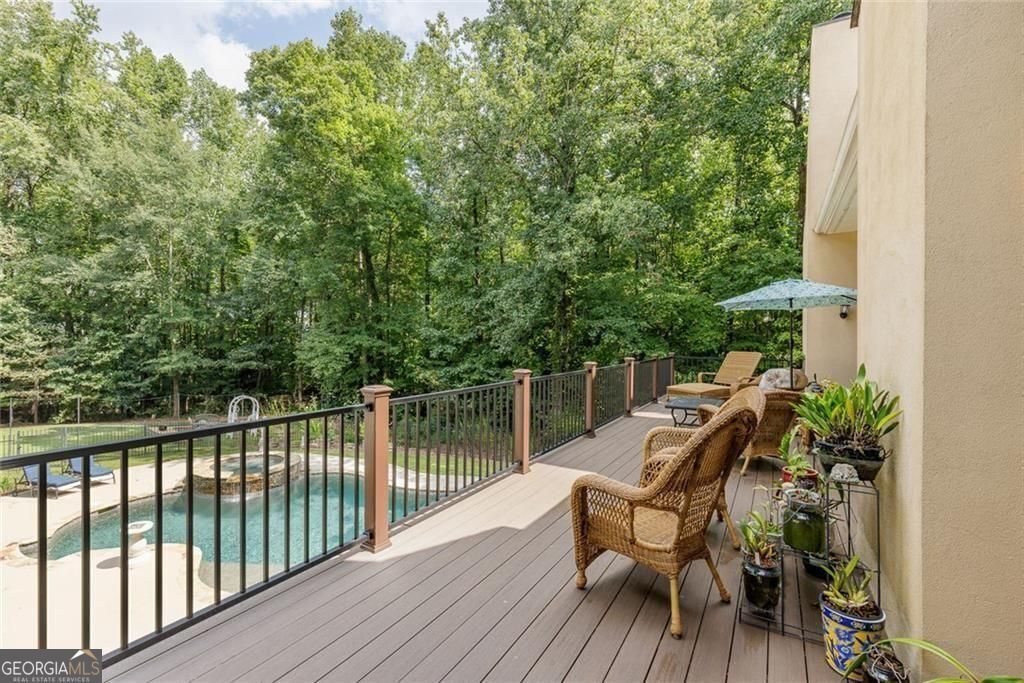 2010 Stonehedge Road Roswell GA 30075