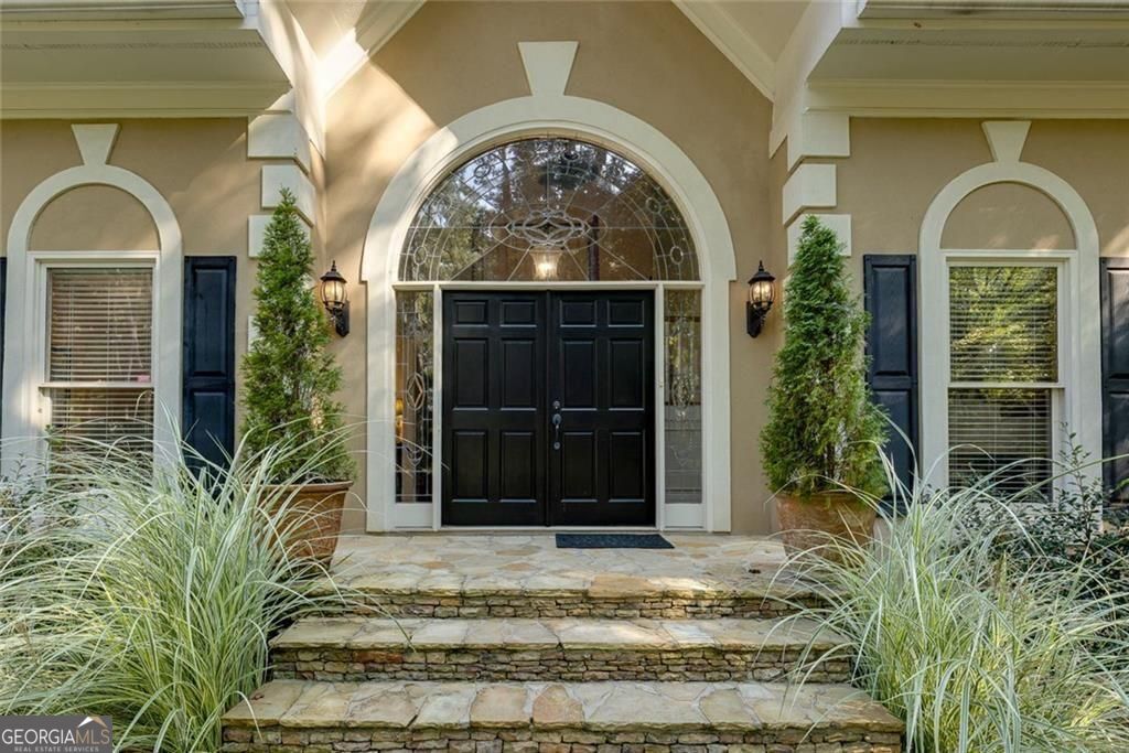 2010 Stonehedge Road Roswell GA 30075