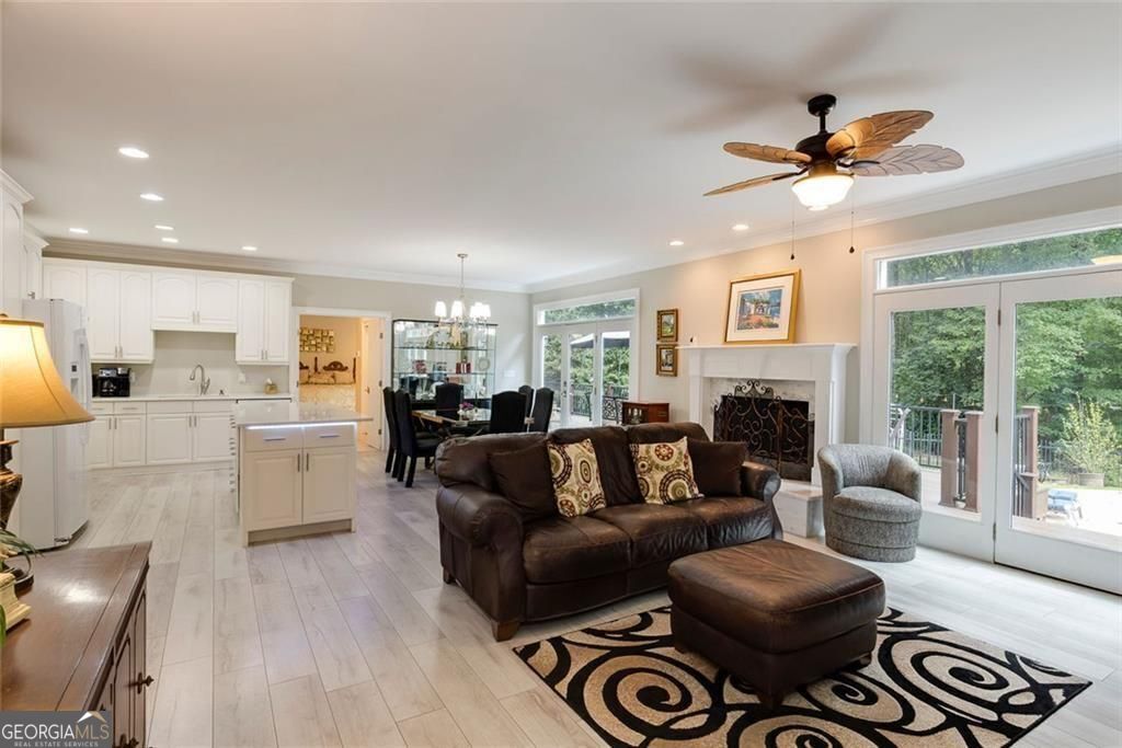 2010 Stonehedge Road Roswell GA 30075