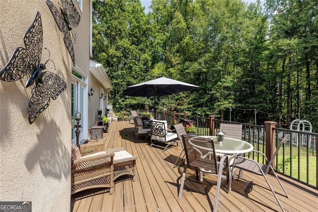 2010 Stonehedge Road Roswell GA 30075