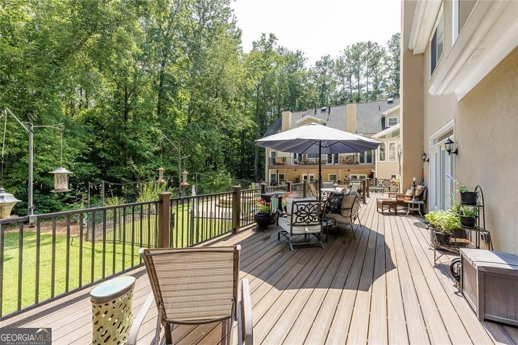 2010 Stonehedge Road Roswell GA 30075