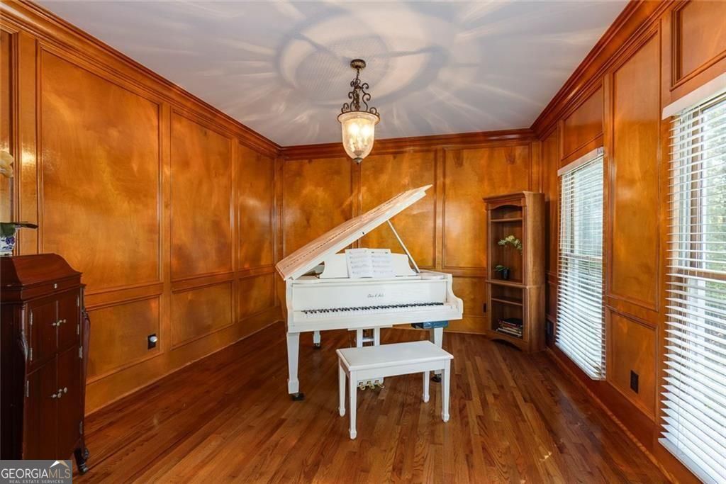 2010 Stonehedge Road Roswell GA 30075