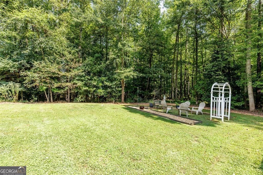 2010 Stonehedge Road Roswell GA 30075