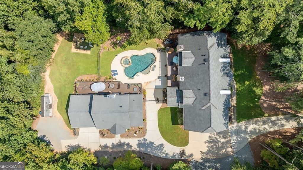 2010 Stonehedge Road Roswell GA 30075