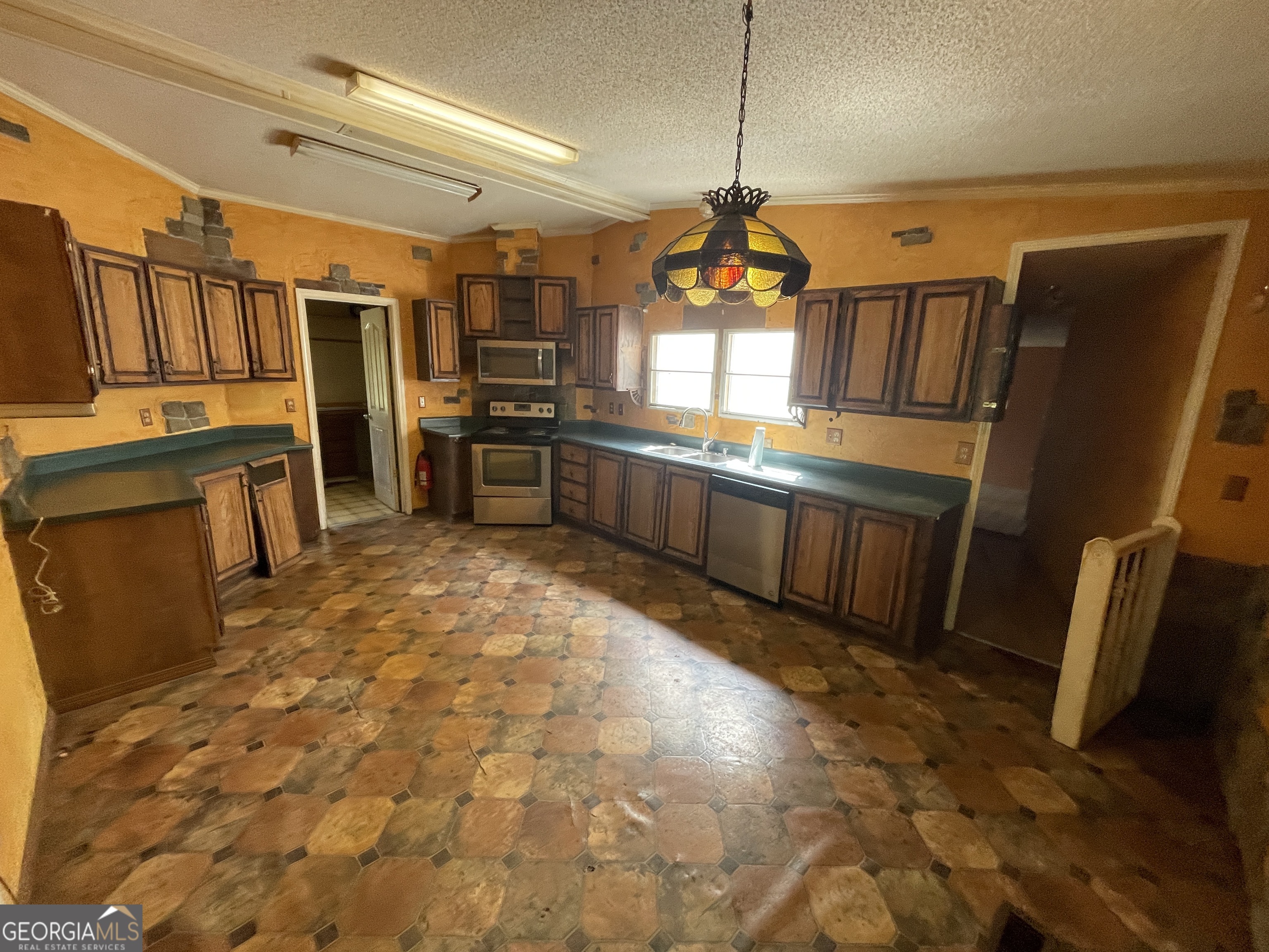 621 Unionville Road Barnesville GA 30204