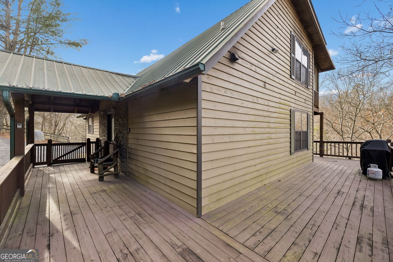 101 Moonshine Mountain Road Mineral Bluff GA 30559