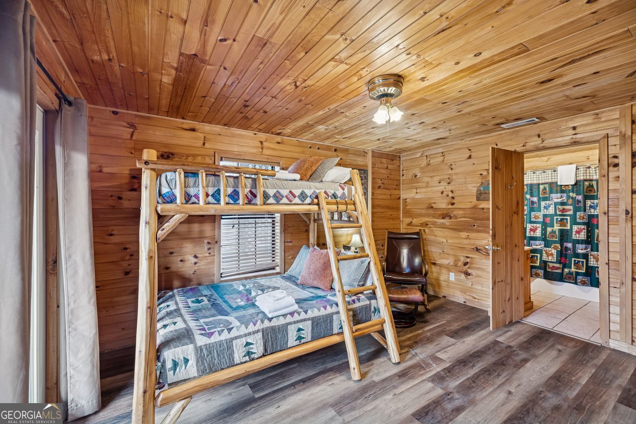101 Moonshine Mountain Road Mineral Bluff GA 30559