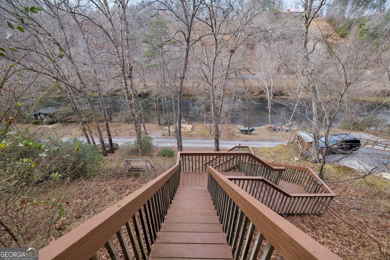 101 Moonshine Mountain Road Mineral Bluff GA 30559