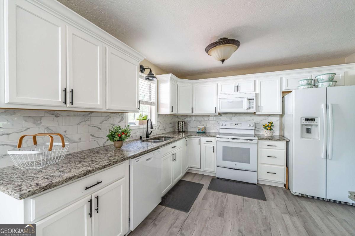 13 Greystone Lane NW Cartersville GA 30121