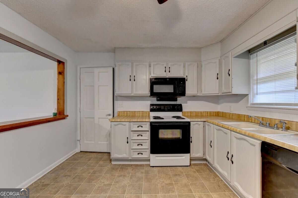4921 Merlin Drive Oakwood GA 30566