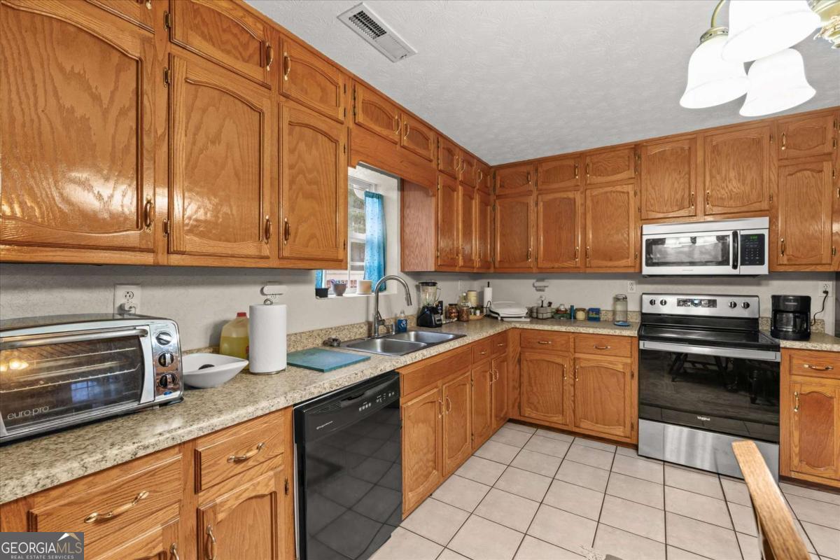 40 L Z Jackson Road Bowdon GA 30108