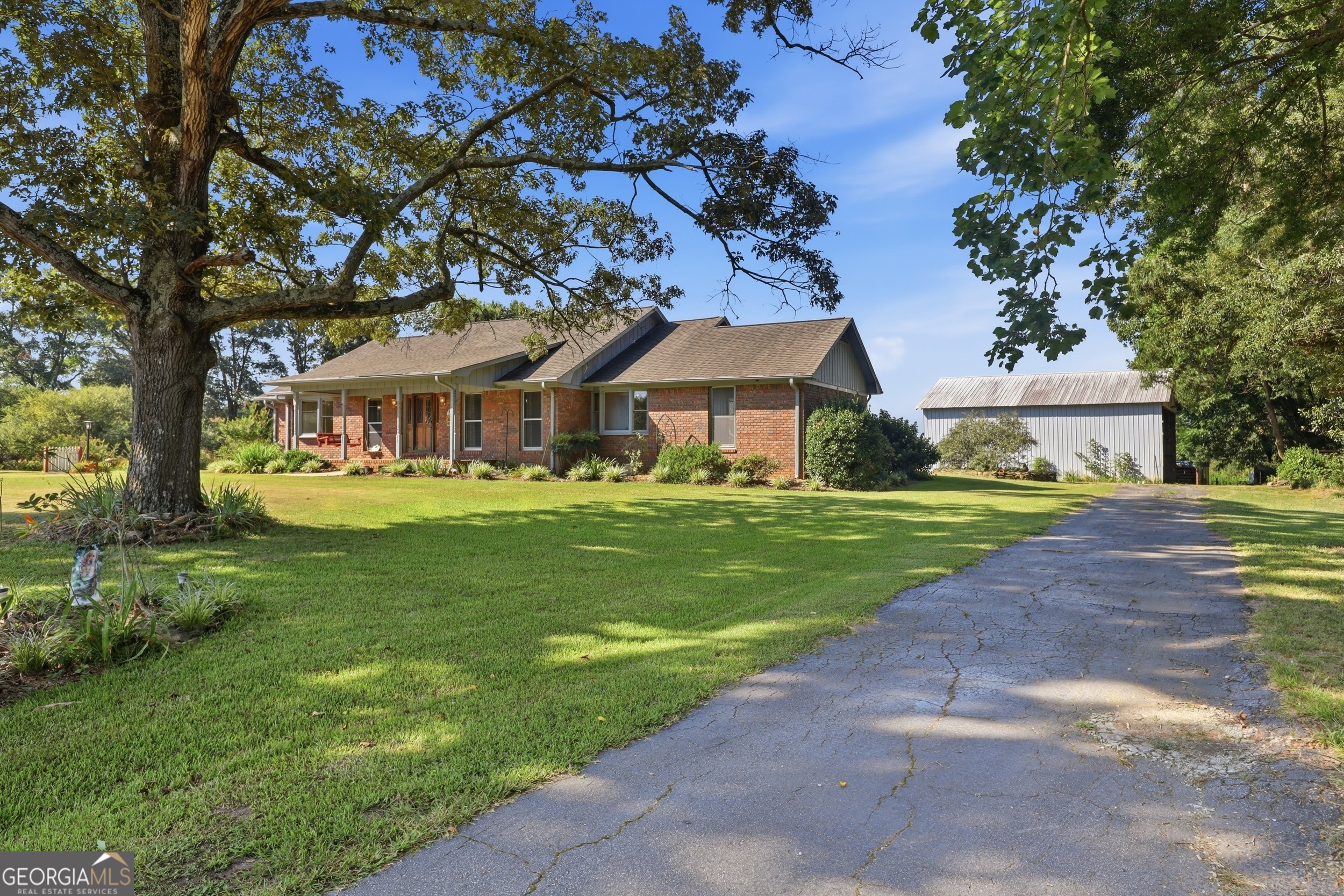 71 Poole Circle Carnesville GA 30521