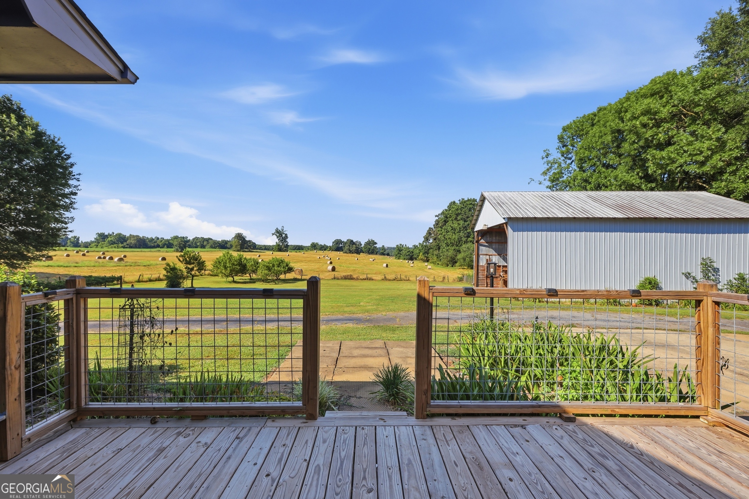 71 Poole Circle Carnesville GA 30521