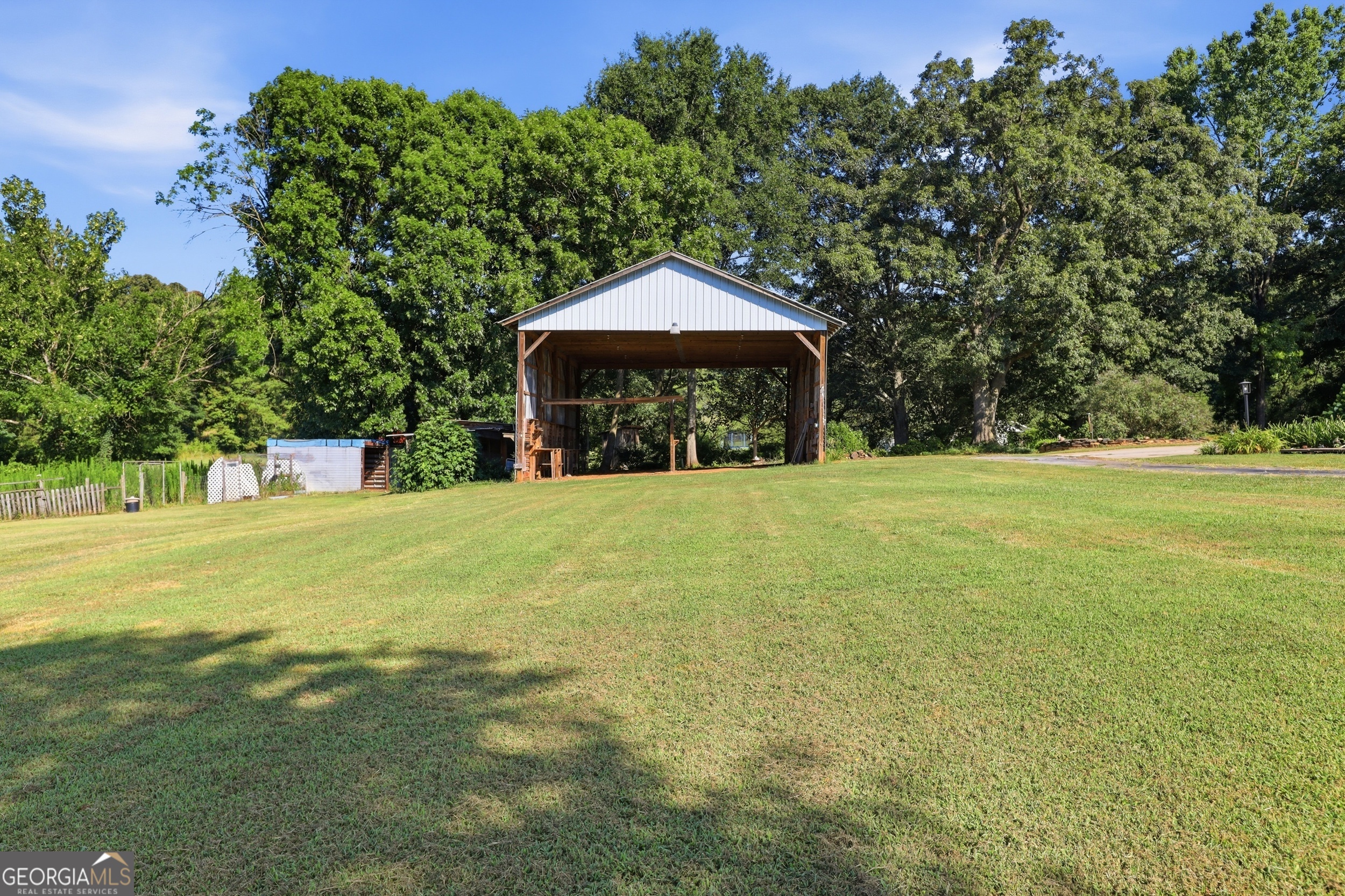 71 Poole Circle Carnesville GA 30521