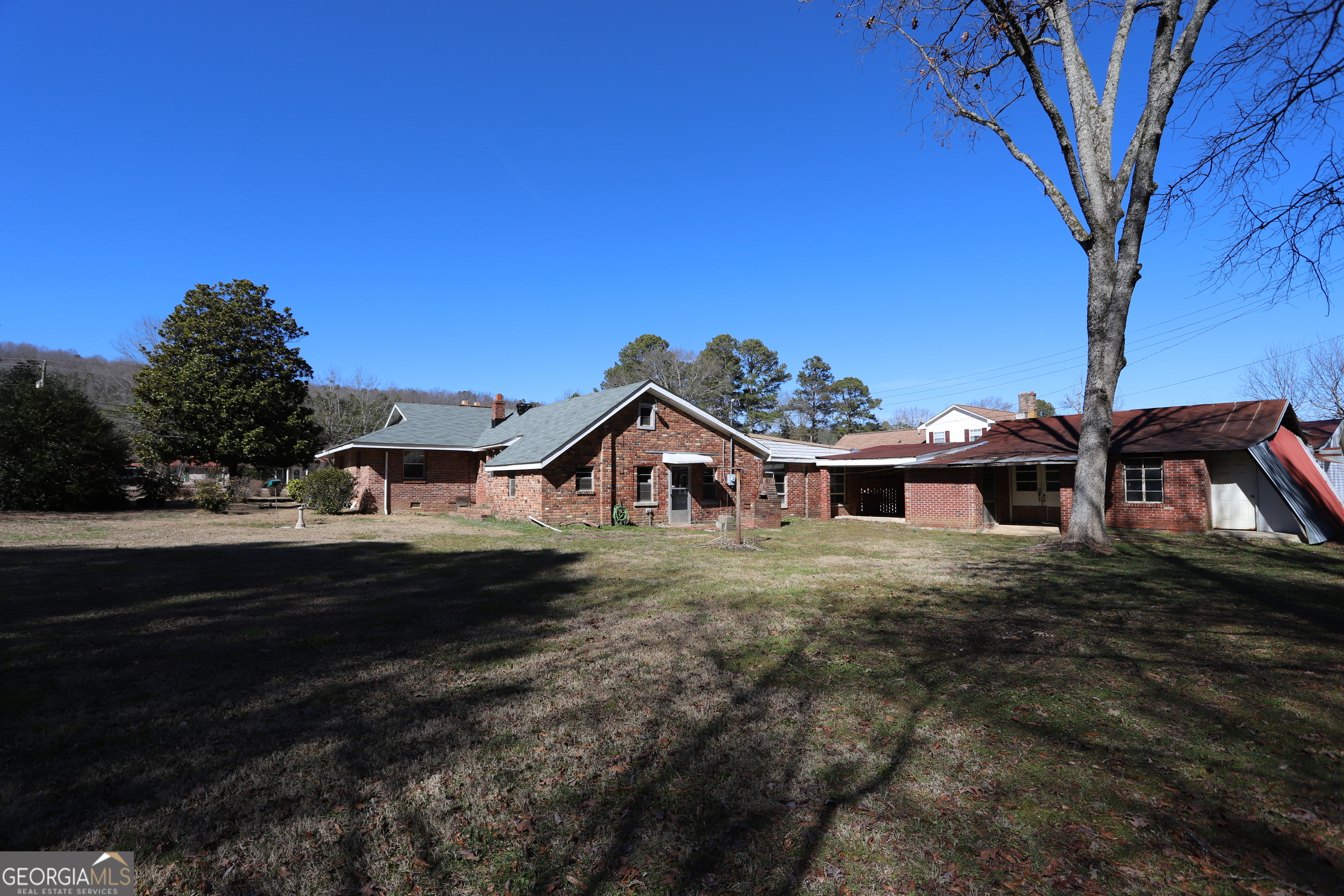 6797 Highway 114 Lyerly GA 30730
