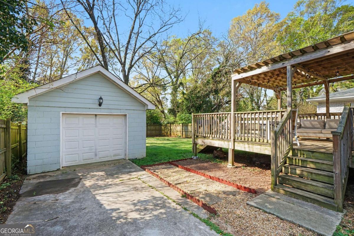 2435 Crestview Avenue Decatur GA 30032