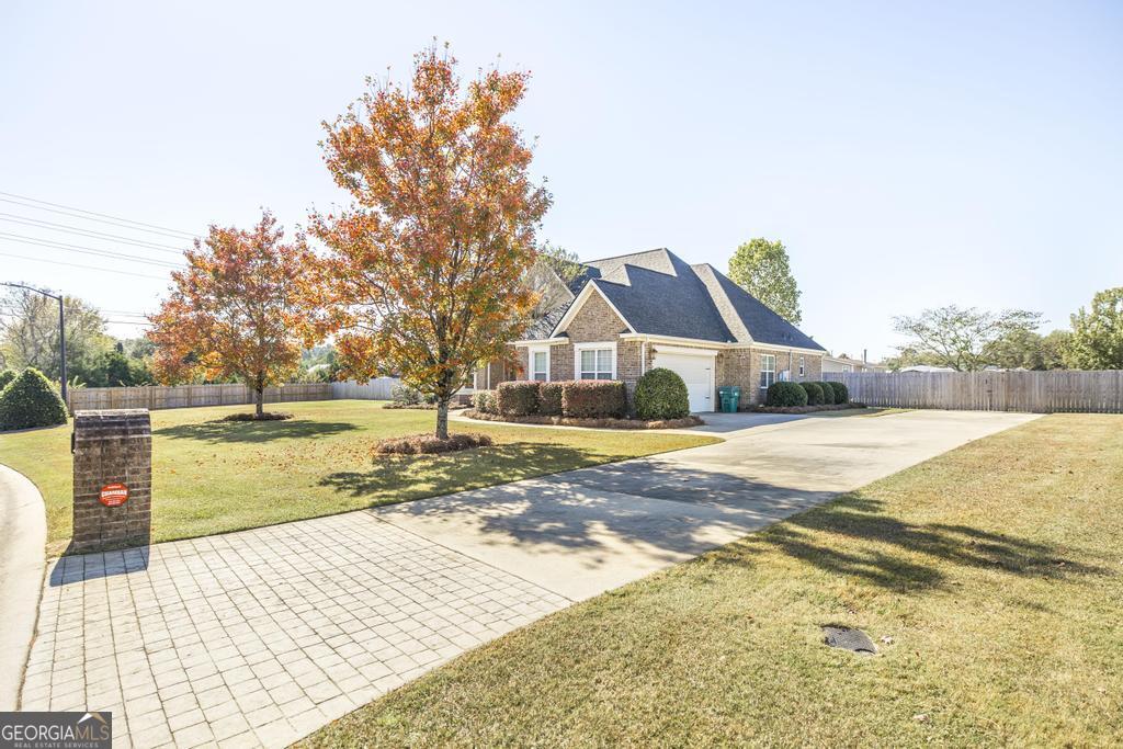 35 Falcon Crest Way Byron GA 31008