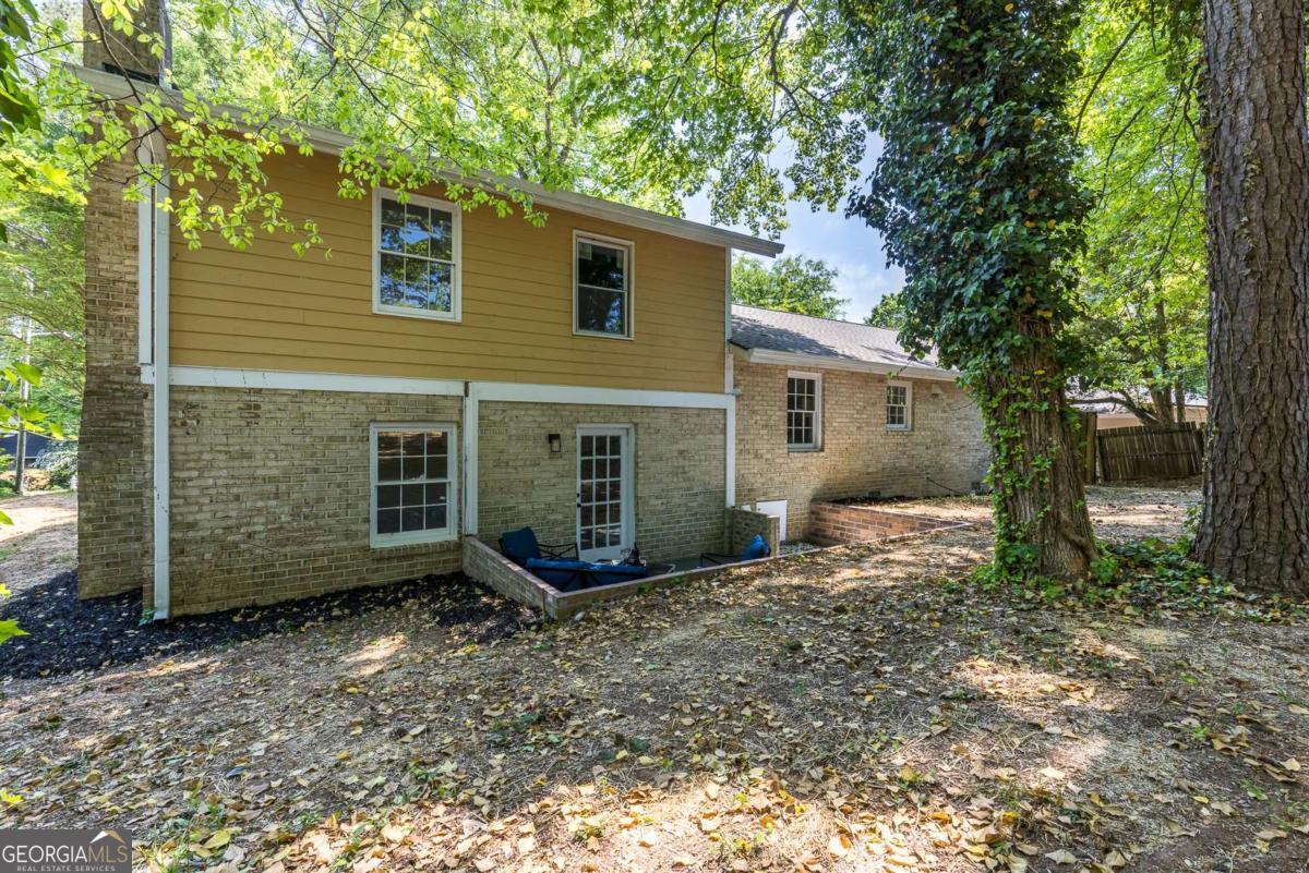 383 Ben Avenue SW Lilburn GA 30047