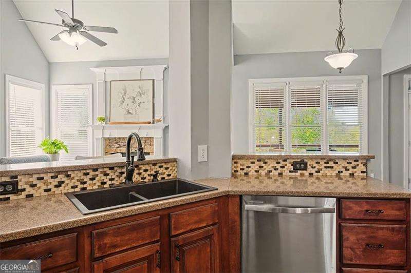 18 Thunderhawk Lane NE Rydal GA 30171