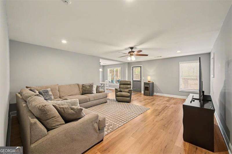 18 Thunderhawk Lane NE Rydal GA 30171