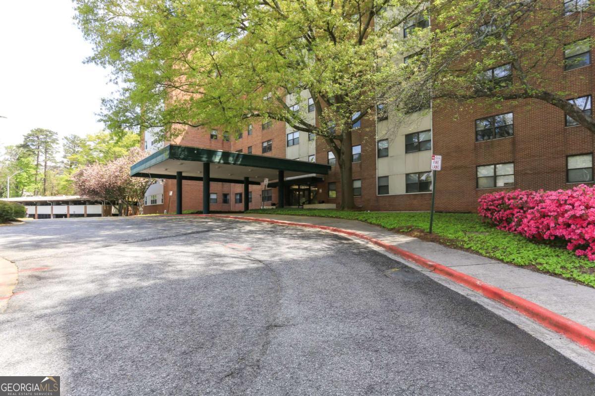 2925 Pharr Court NW Atlanta GA 30305