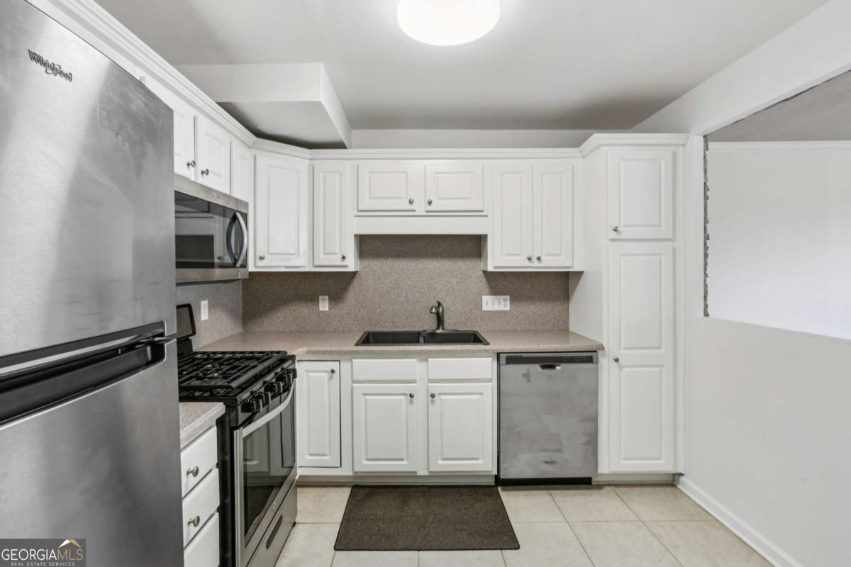 2925 Pharr Court NW Atlanta GA 30305