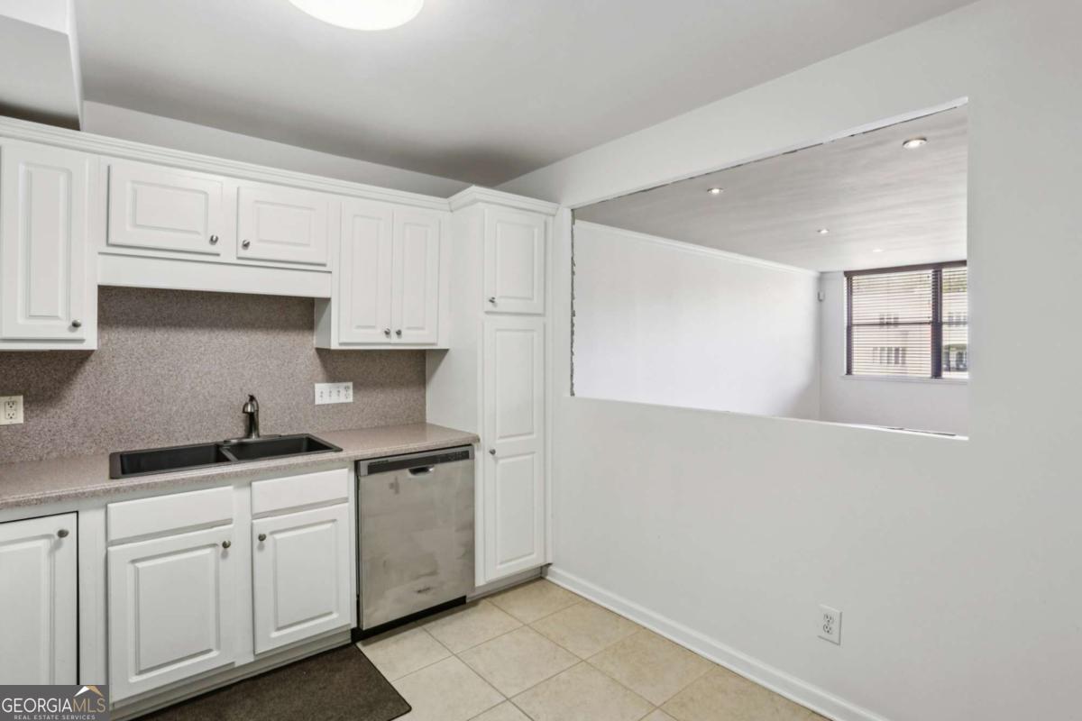 2925 Pharr Court NW Atlanta GA 30305