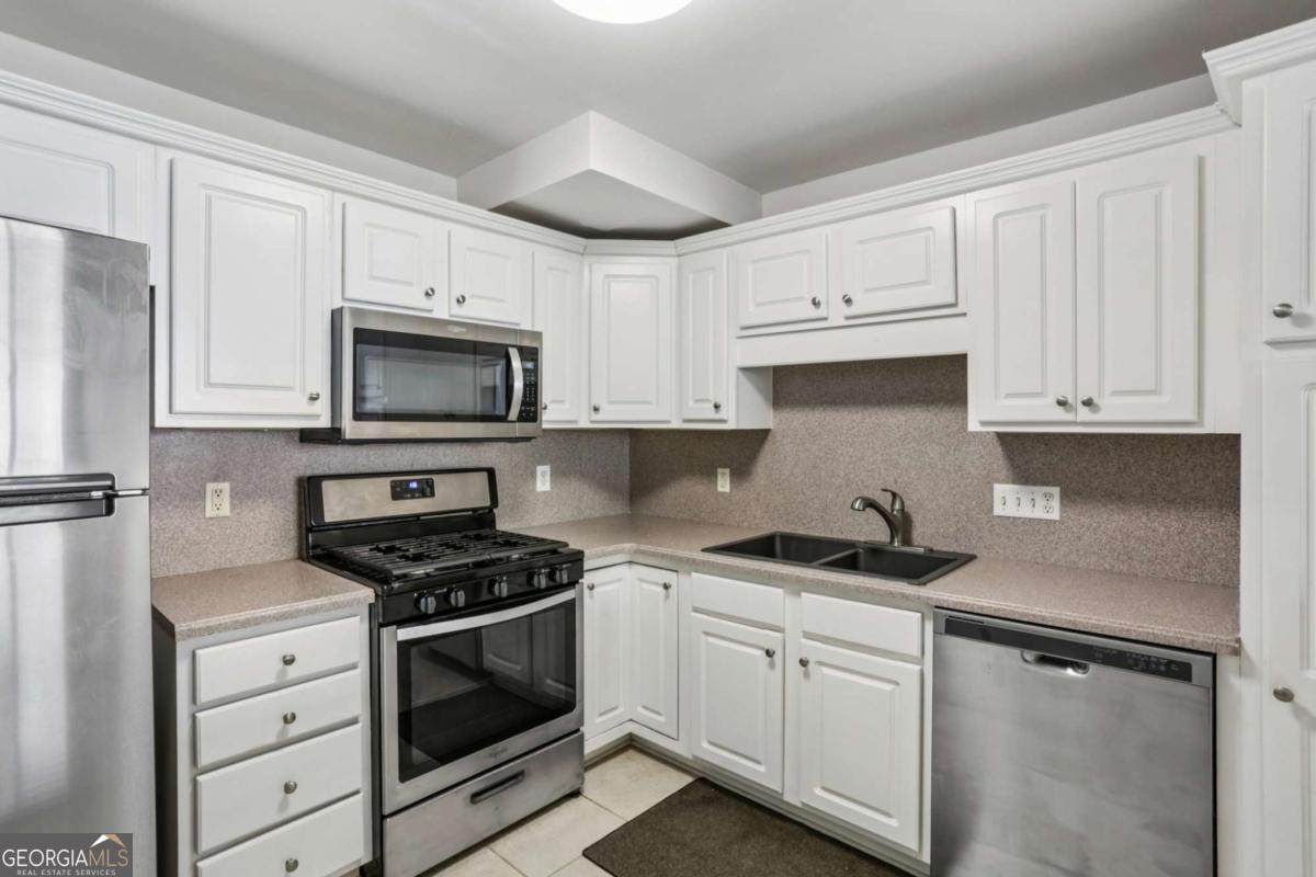 2925 Pharr Court NW Atlanta GA 30305