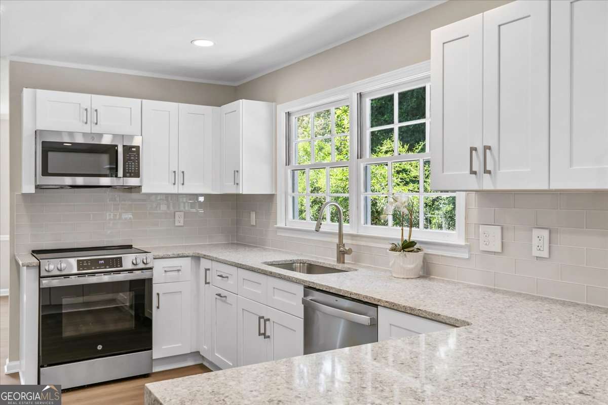 1420 Fieldgreen Overlook Stone Mountain GA 30088