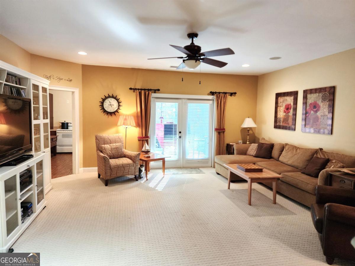 1091 Bouldercrest Way Greensboro GA 30642