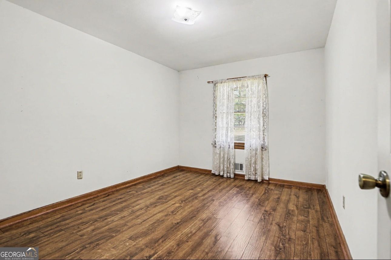 14 N Poplar Street Fairburn GA 30213