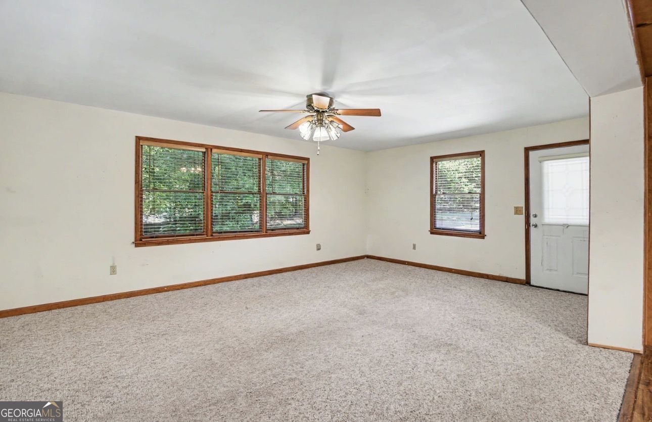14 N Poplar Street Fairburn GA 30213