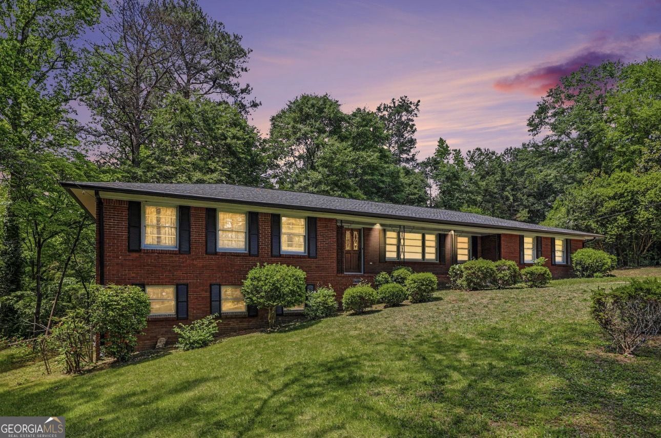 14 N Poplar Street Fairburn GA 30213