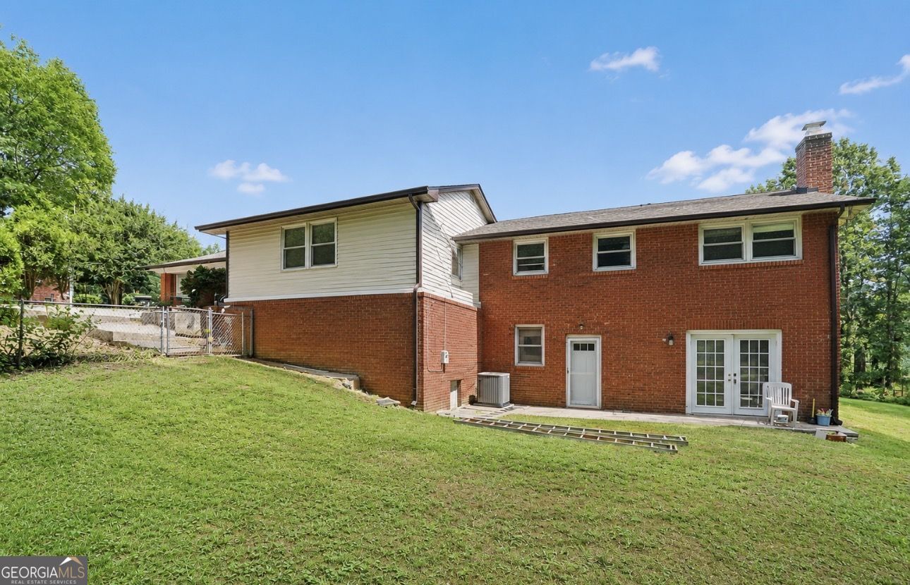 14 N Poplar Street Fairburn GA 30213