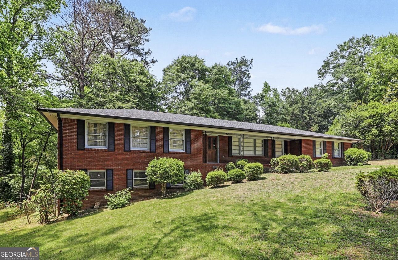 14 N Poplar Street Fairburn GA 30213