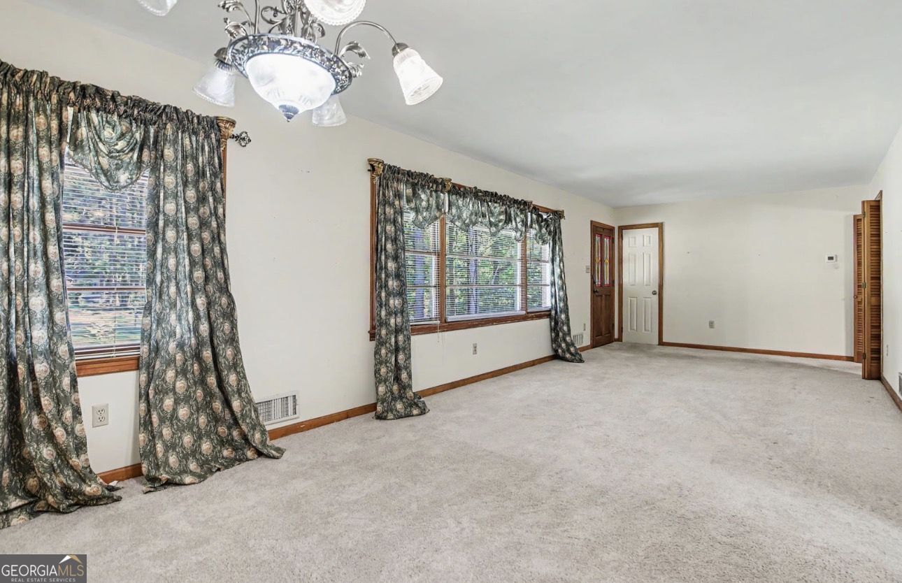 14 N Poplar Street Fairburn GA 30213