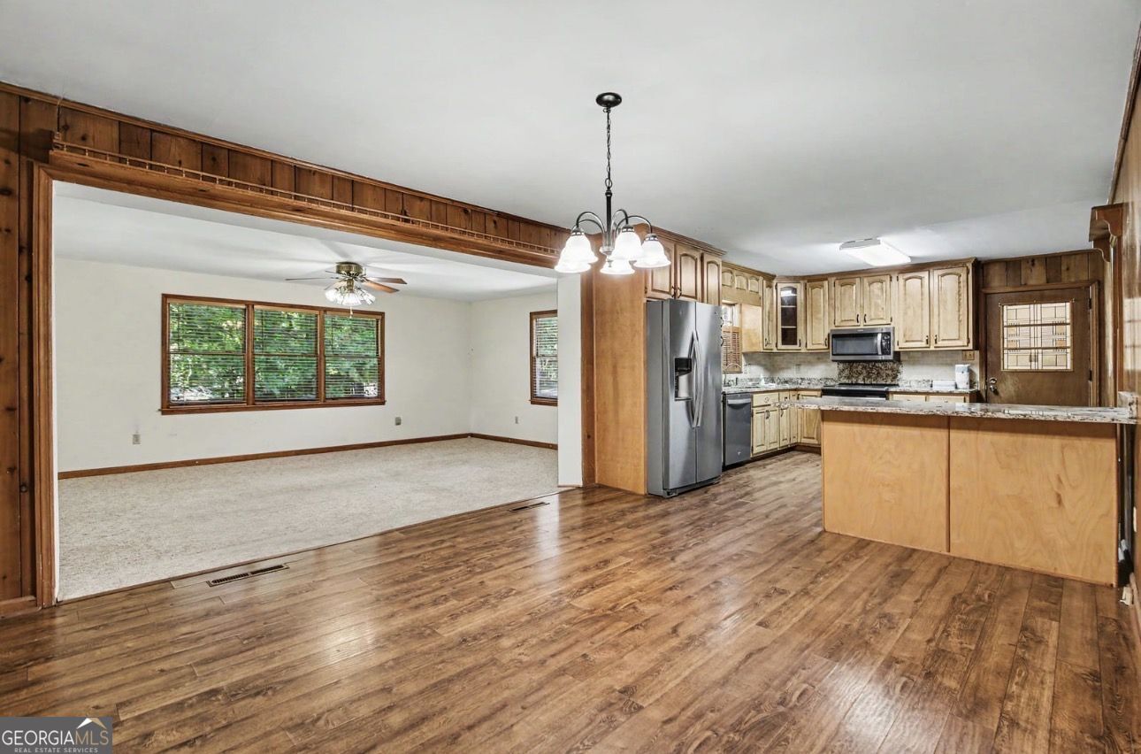 14 N Poplar Street Fairburn GA 30213