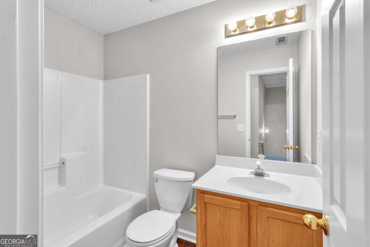 1050 Daventry Crossing Woodstock GA 30188
