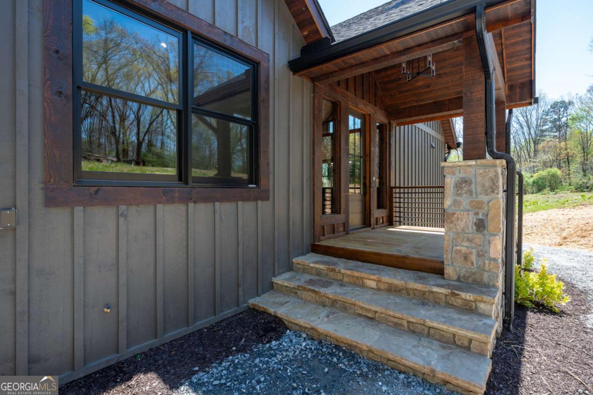 1038 Bluebird Road Mineral Bluff GA 30559