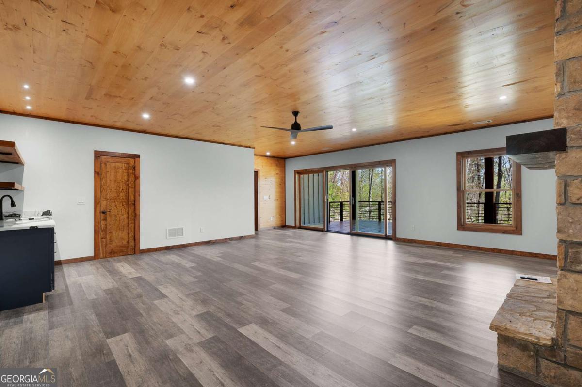 1038 Bluebird Road Mineral Bluff GA 30559