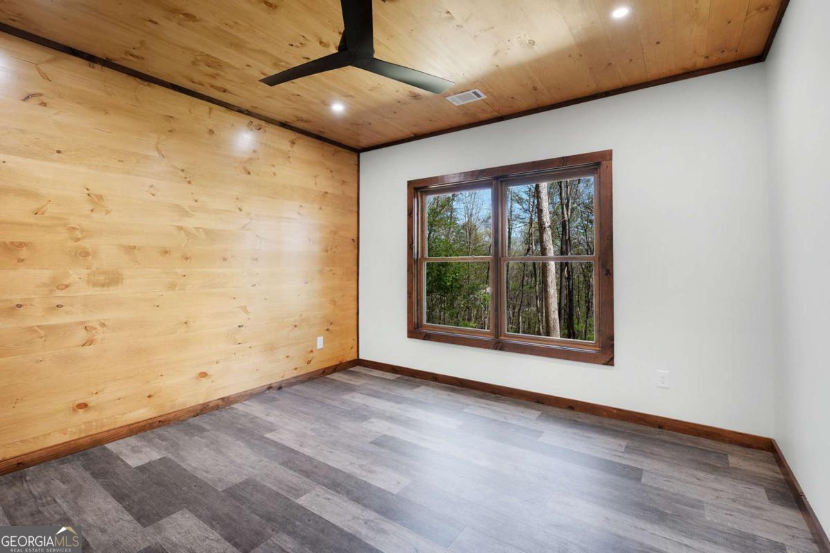 1038 Bluebird Road Mineral Bluff GA 30559