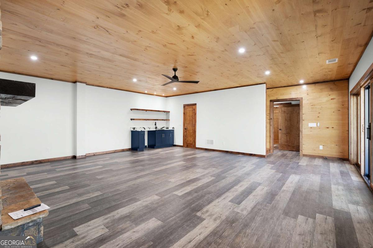 1038 Bluebird Road Mineral Bluff GA 30559
