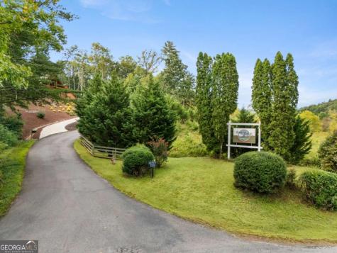 1396 Deerfield Road Young Harris GA 30582