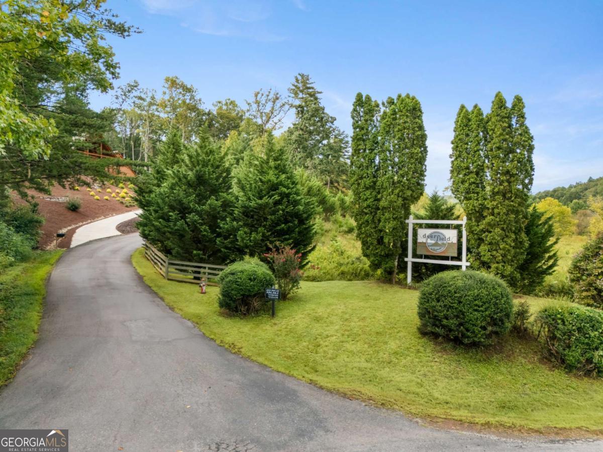 1396 Deerfield Road Young Harris GA 30582