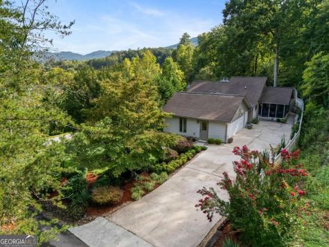 1396 Deerfield Road Young Harris GA 30582